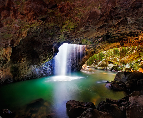 natural-arch-springbrook